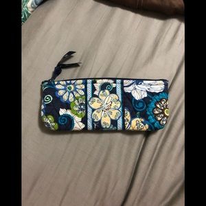 🍍Vera Bradley Pencil case in “Mod Floral Blue”🍍